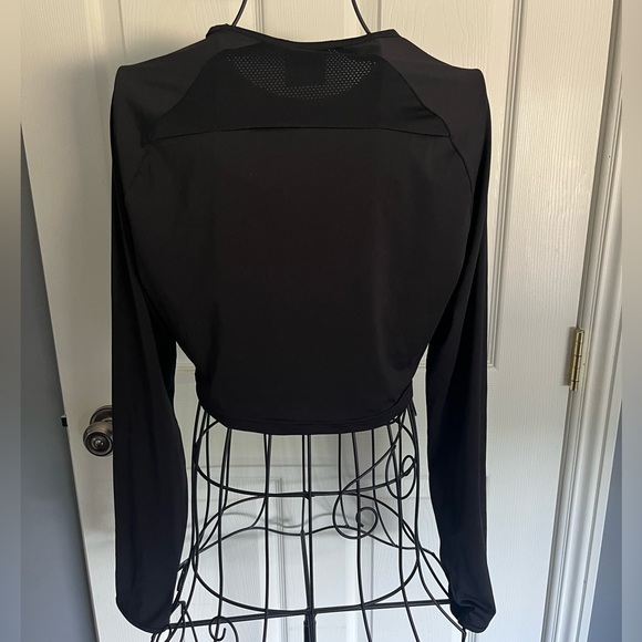 Gymshark, training long sleeve crop top, black - Picture 2 of 2